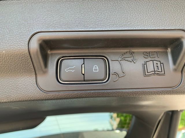 Used 2023 Ford Explorer Limited AWD/4WD image 6
