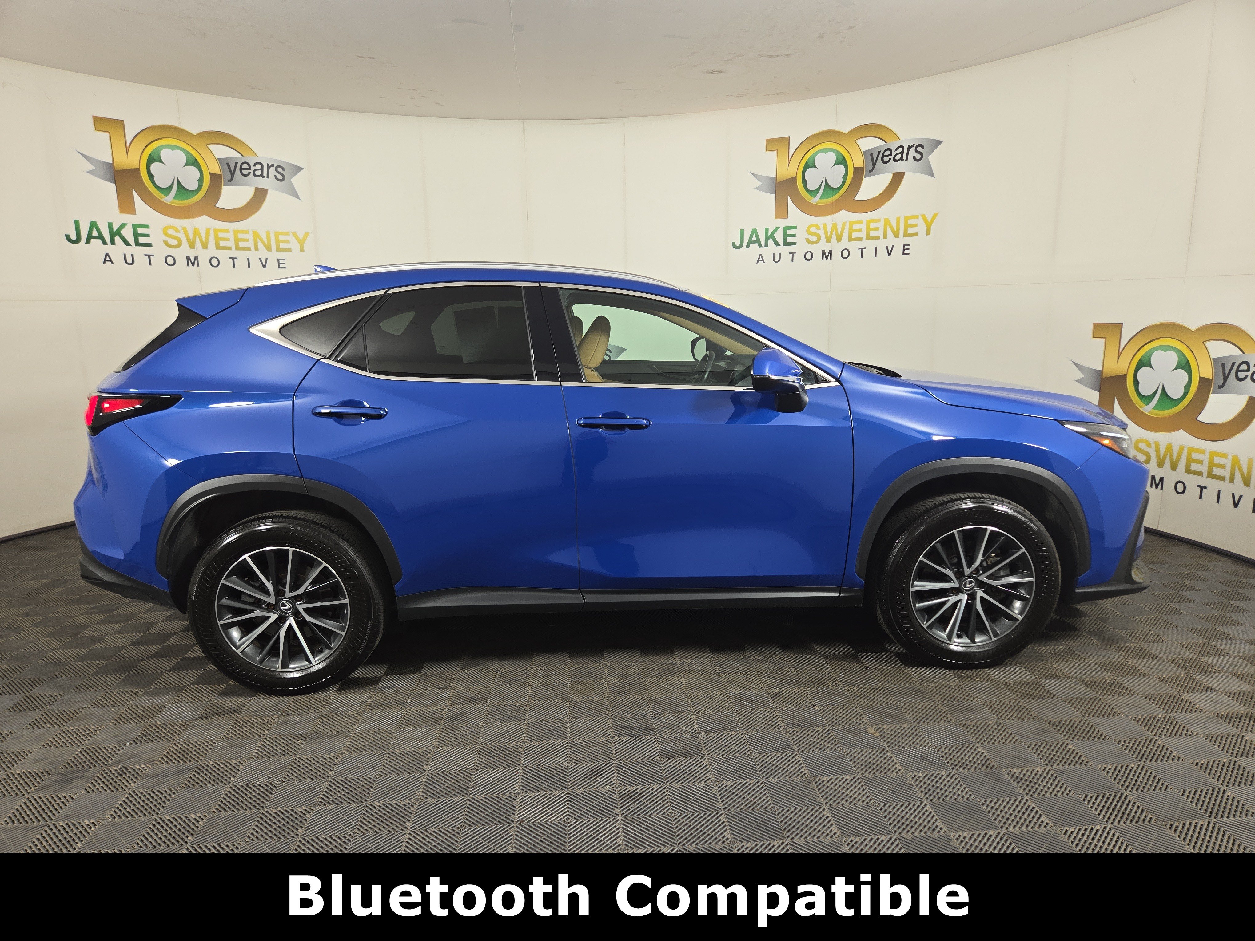 Used 2025 Lexus NX 350h AWD image 11
