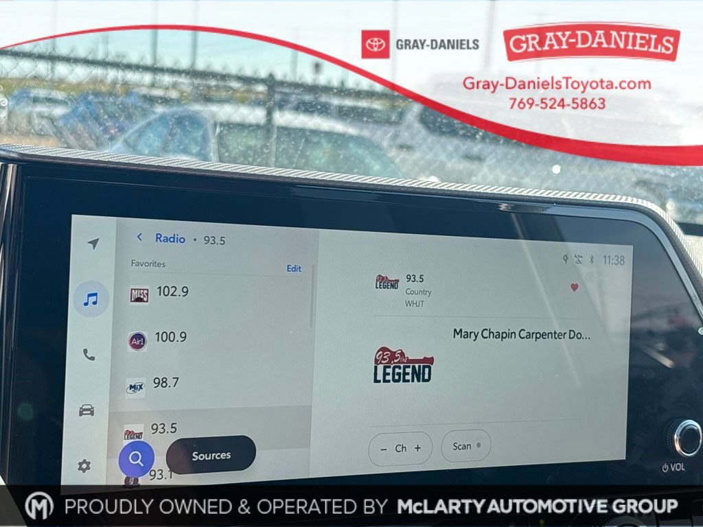 Used 2025 Toyota Highlander Platinum image 39