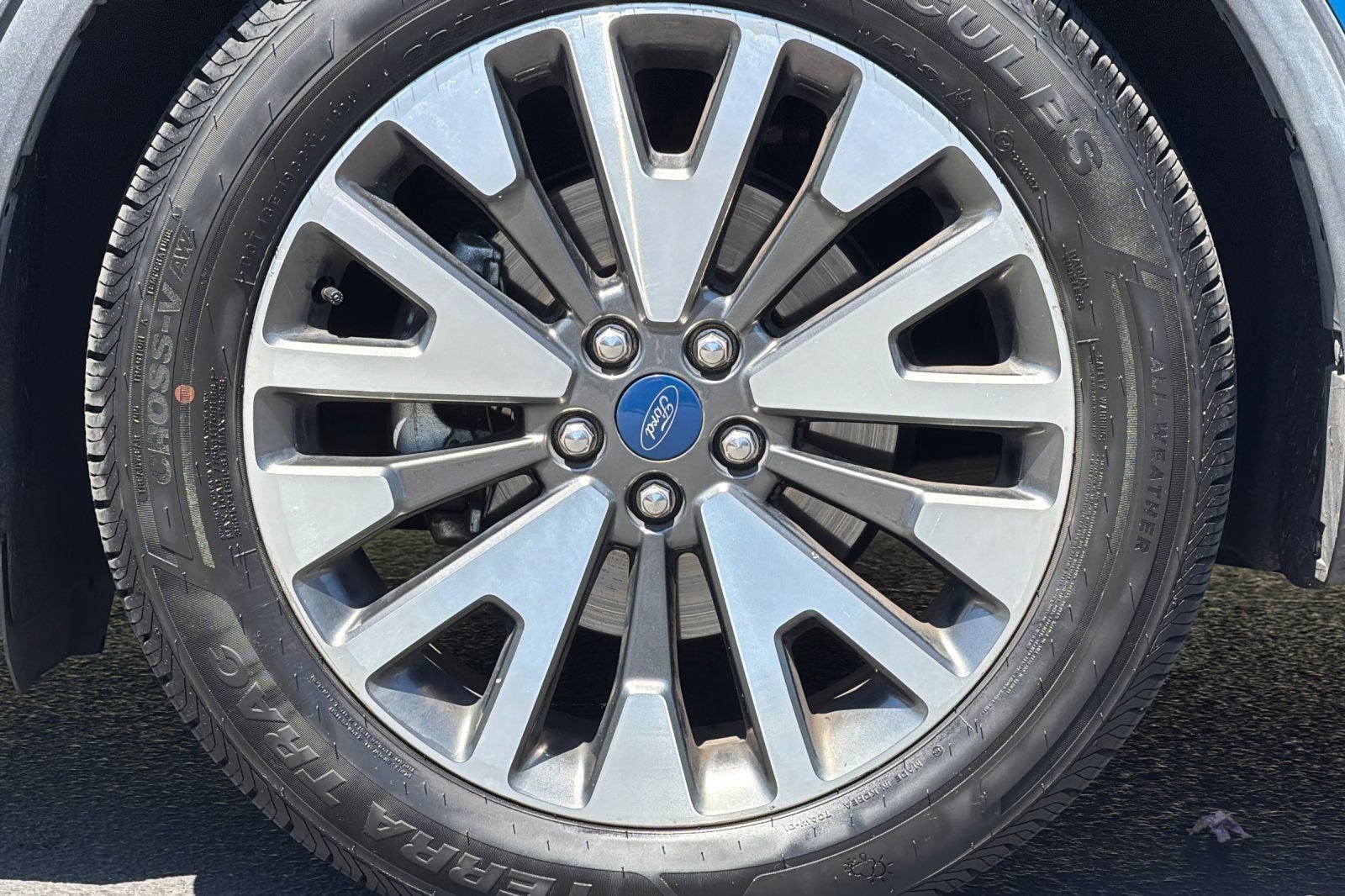 Used 2020 Ford Escape Titanium AWD/4WD image 25