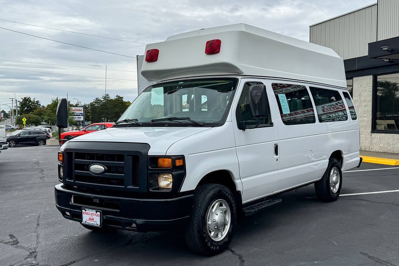 Used 2014 Ford E-350 and Econoline 350 Extended Super Duty w/ Power Group RWD image 14