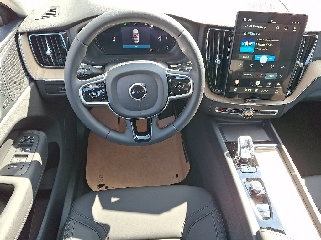 New 2027 Volvo XC60 B5 Plus AWD/4WD image 9