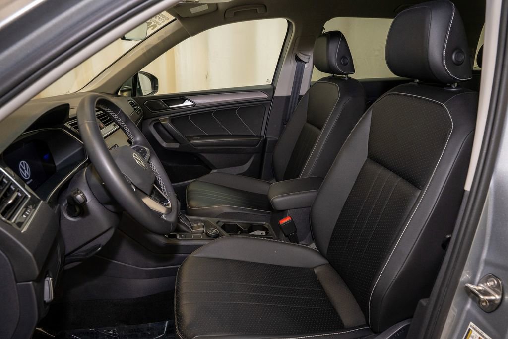 Used 2023 Volkswagen Tiguan SE image 10