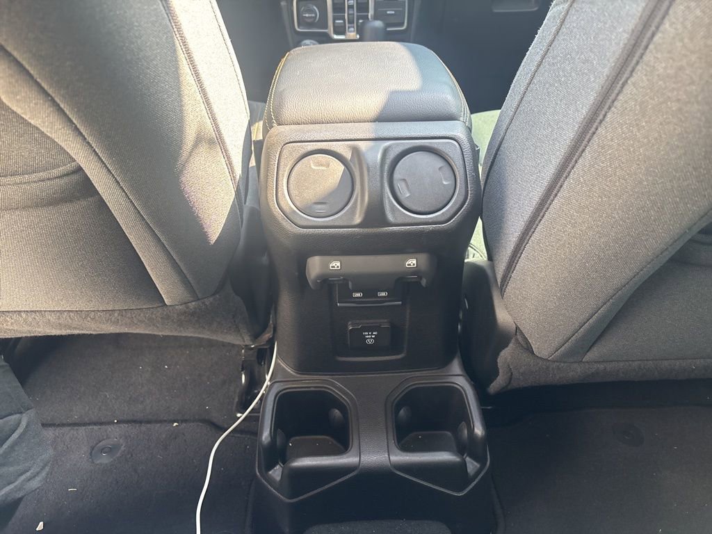 Used 2024 Jeep Wrangler Sahara AWD/4WD image 12