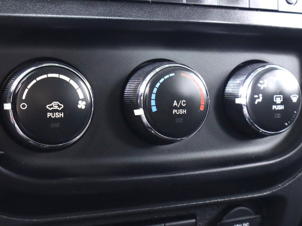 Used 2017 Jeep Patriot Sport image 17