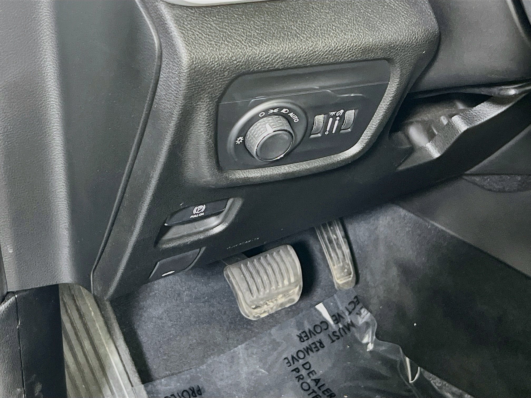 Used 2023 Jeep Grand Cherokee Altitude AWD/4WD image 10