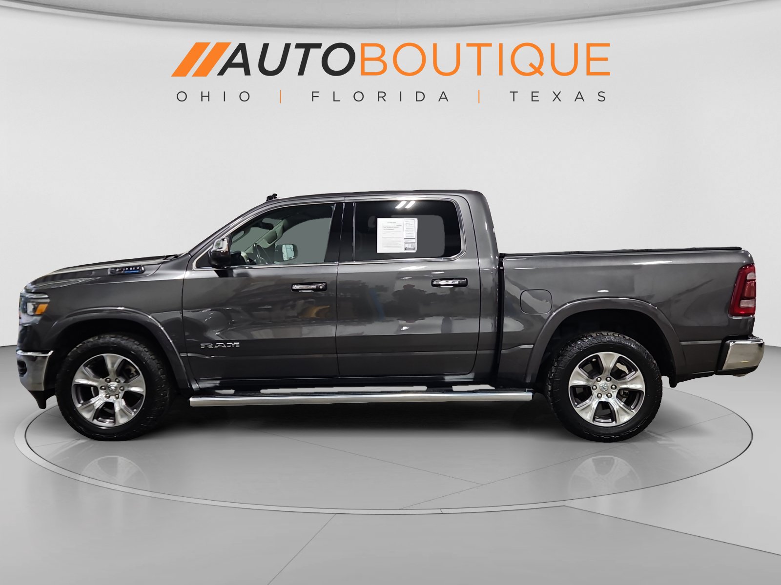 Used 2022 RAM 1500 Laramie AWD/4WD image 2