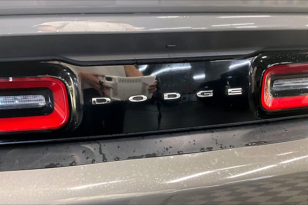 Used 2019 Dodge Challenger SXT RWD image 7