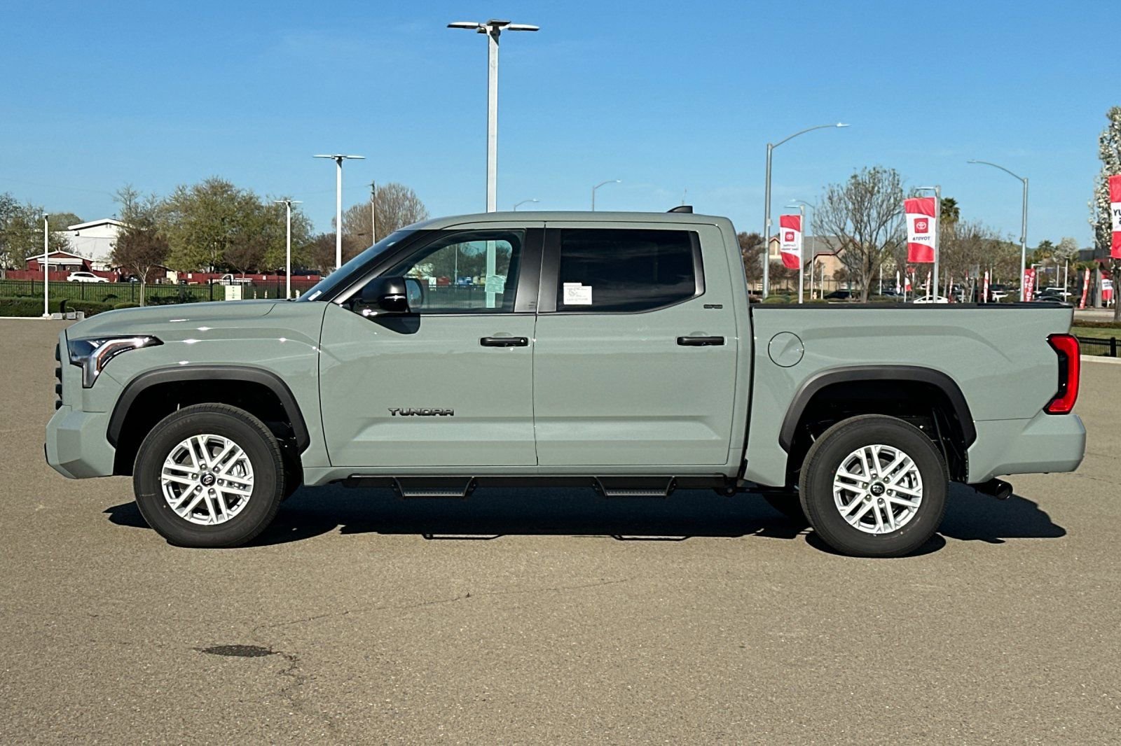 New 2026 Toyota Tundra SR5 AWD/4WD image 9