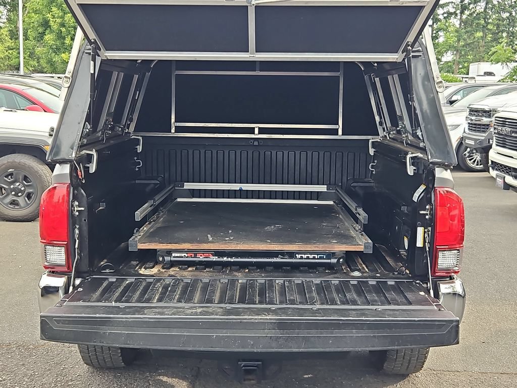 Used 2019 Toyota Tacoma TRD Off-Road AWD/4WD image 10