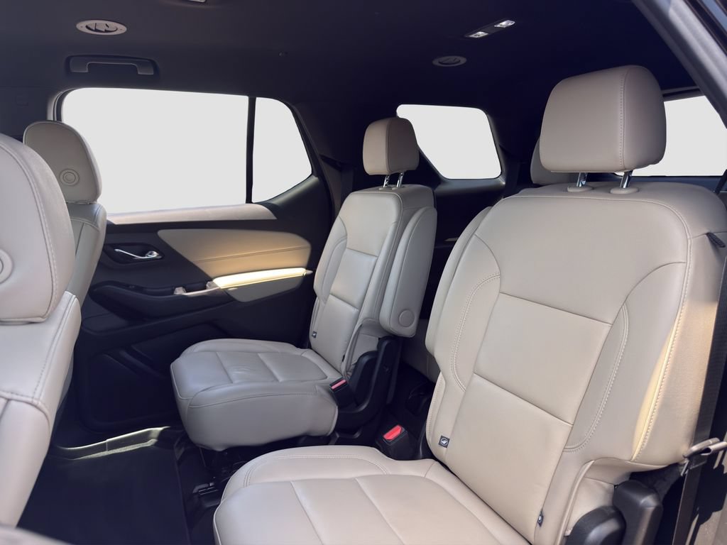 Used 2023 Chevrolet Traverse LT FWD image 11