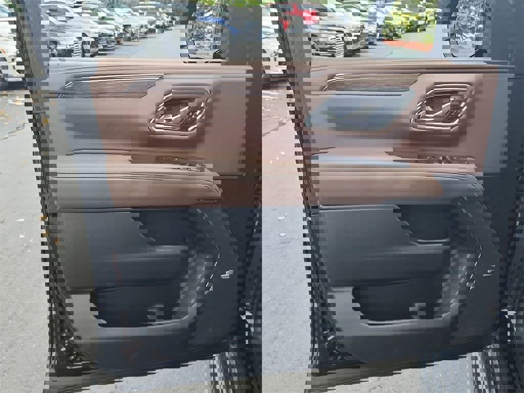 Certified 2021 Chevrolet Suburban High Country w/ Premium Package image 23