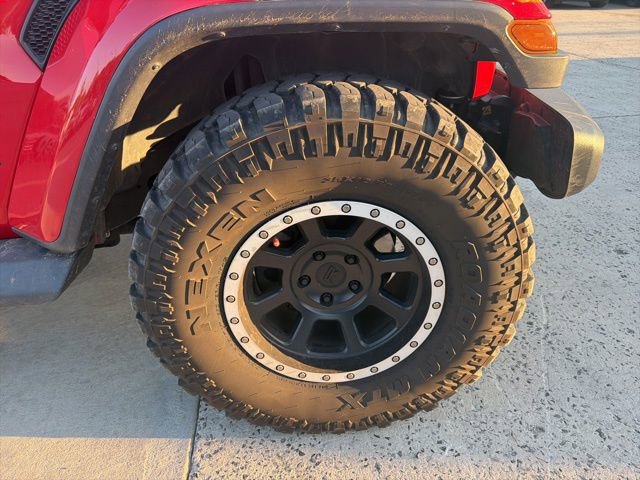 Used 2019 Jeep Wrangler Unlimited Sahara w/ Safety Group AWD/4WD image 13