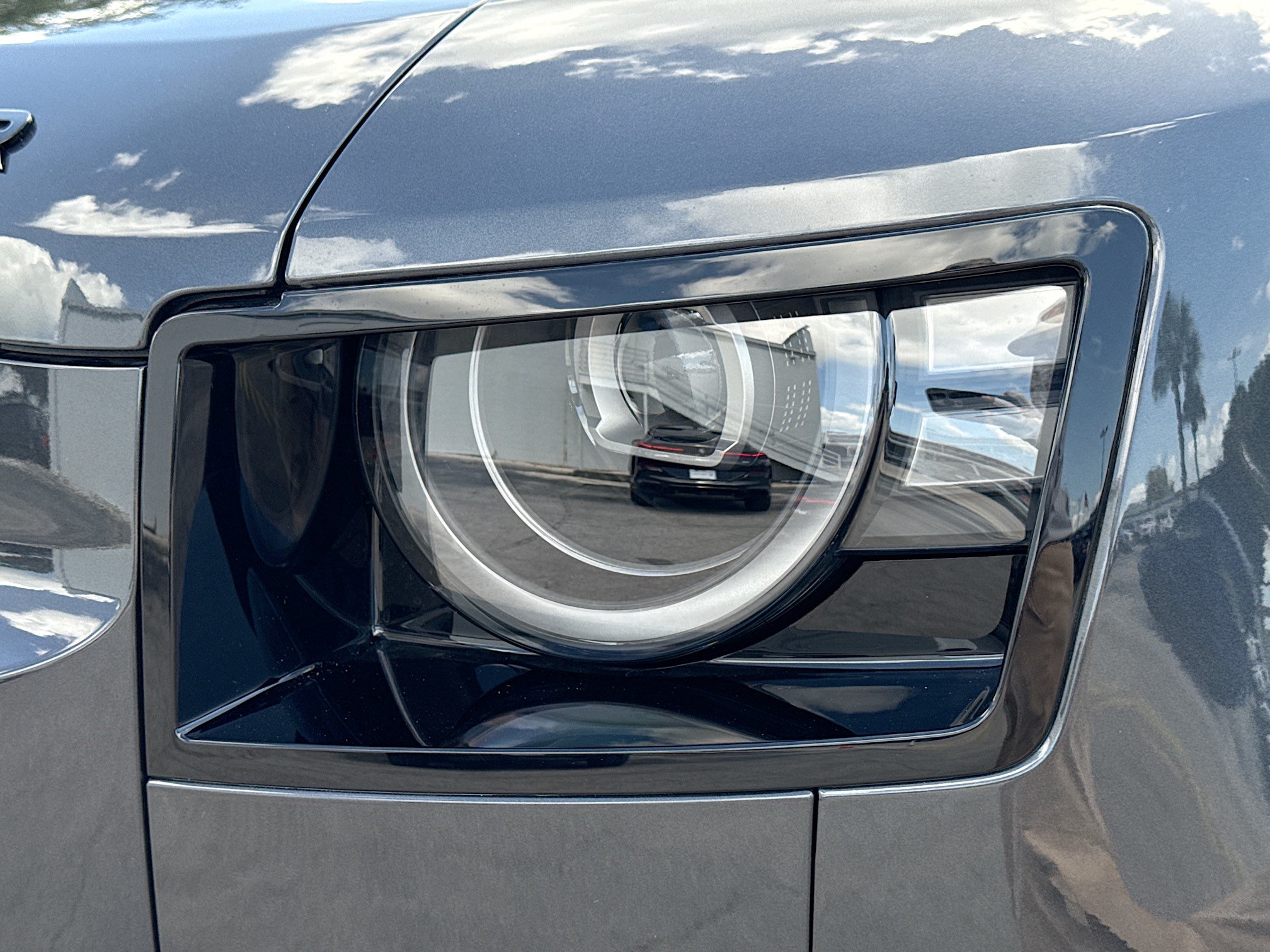 New 2026 Land Rover Defender 110 X-Dynamic SE AWD/4WD image 9