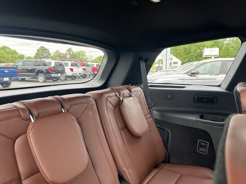 New 2025 Lincoln Aviator Reserve w/ Equipment Group 201A image 14