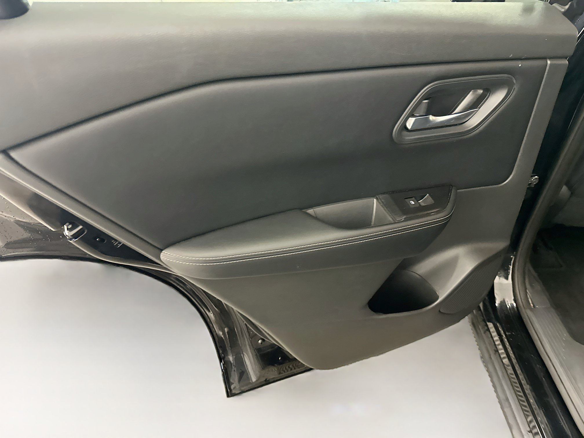 Used 2024 Nissan Rogue SV AWD/4WD image 26