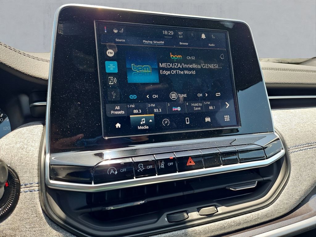 New 2025 Jeep Compass Latitude image 19