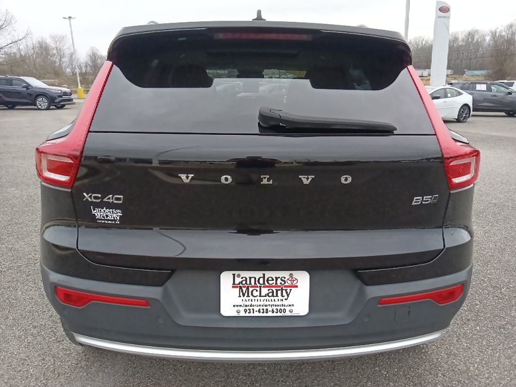 Used 2023 Volvo XC40 B5 Plus w/ Driver Assist Package image 4