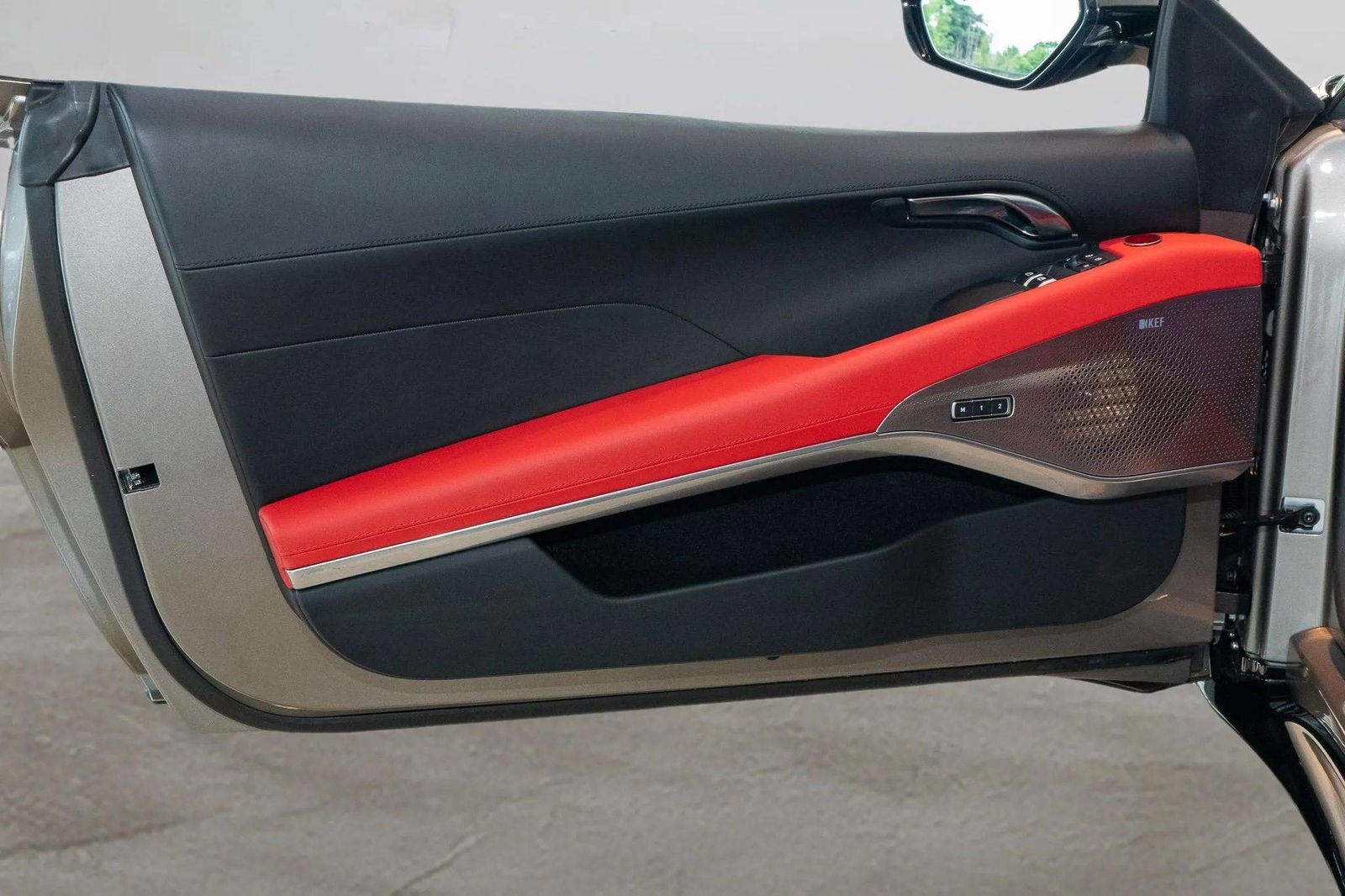 Used 2025 Lotus Emira RWD image 15