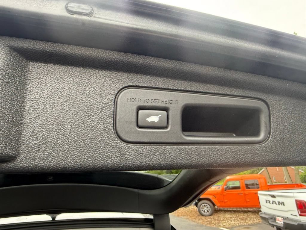 Used 2024 Honda Odyssey Elite image 39