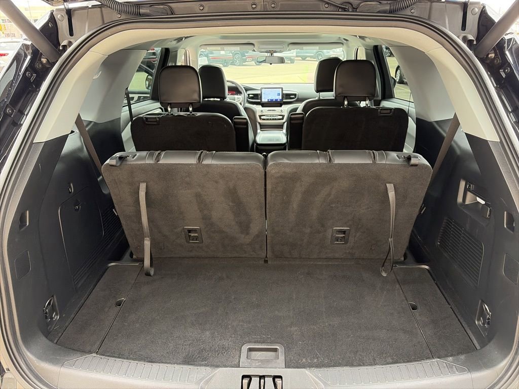 Used 2023 Ford Explorer XLT w/ Equipment Group 202A image 13