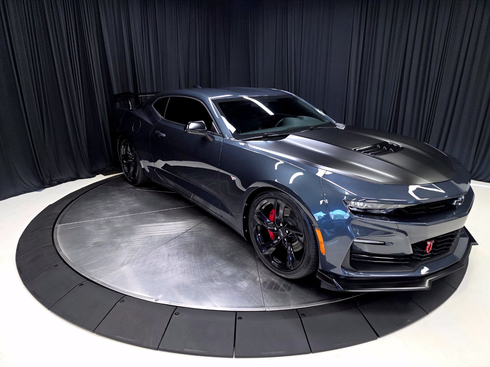 Used 2020 Chevrolet Camaro SS RWD image 15