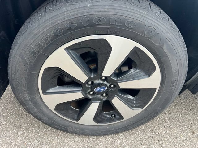 Used 2017 Subaru Forester 2.5i Premium w/ All-Weather Package AWD/4WD image 4