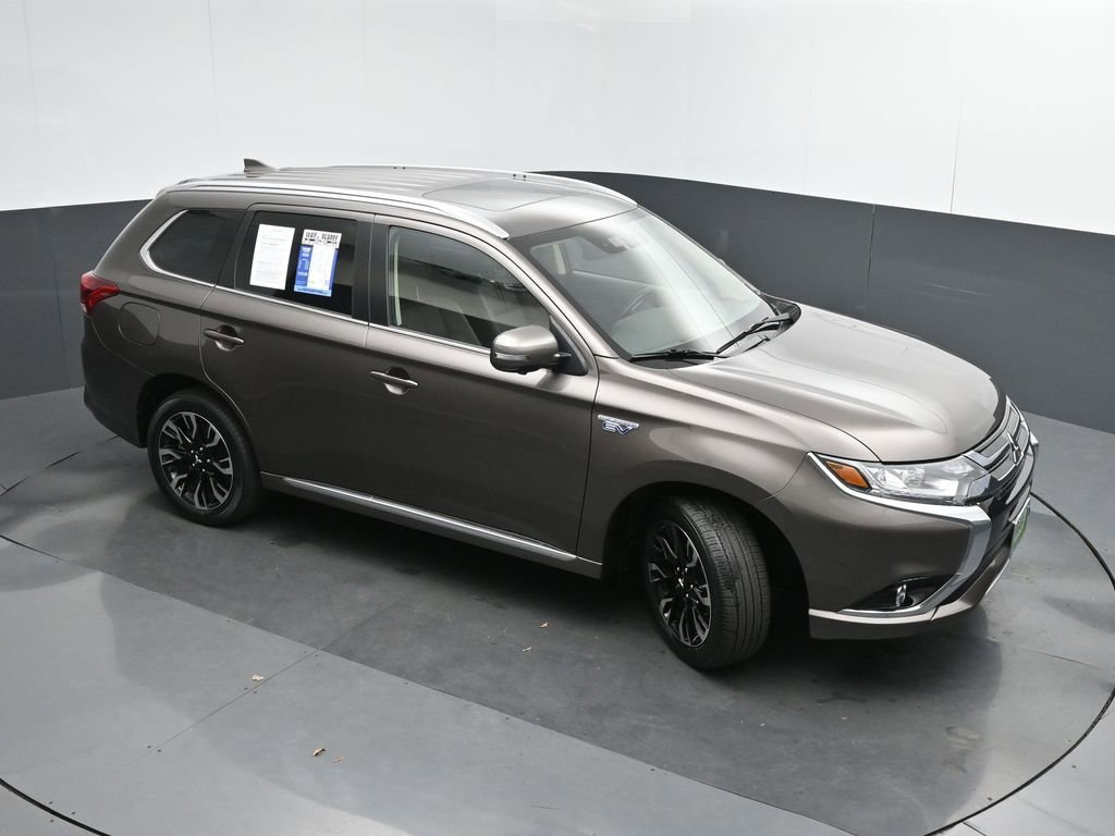 Used 2018 Mitsubishi Outlander GT AWD/4WD image 46