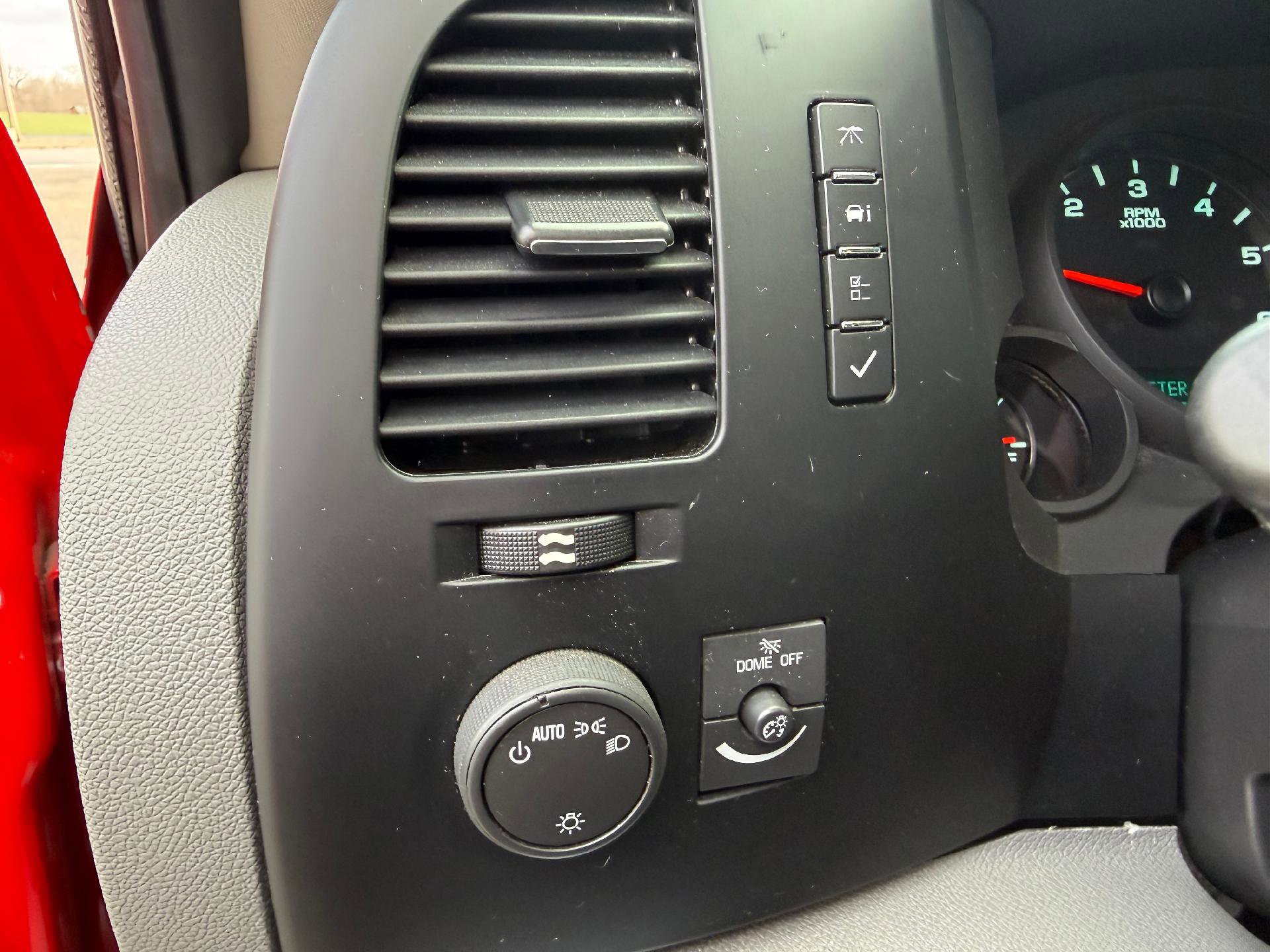 Used 2012 Chevrolet Silverado 1500 W/T image 13