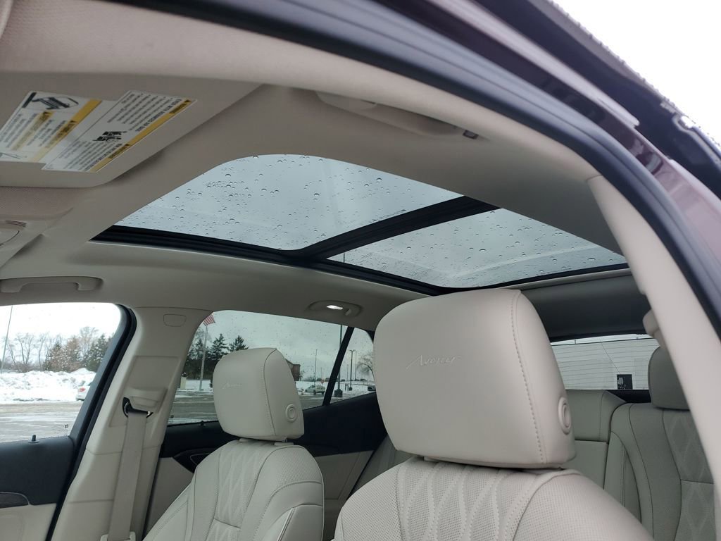 Certified 2023 Buick Envision Avenir image 18