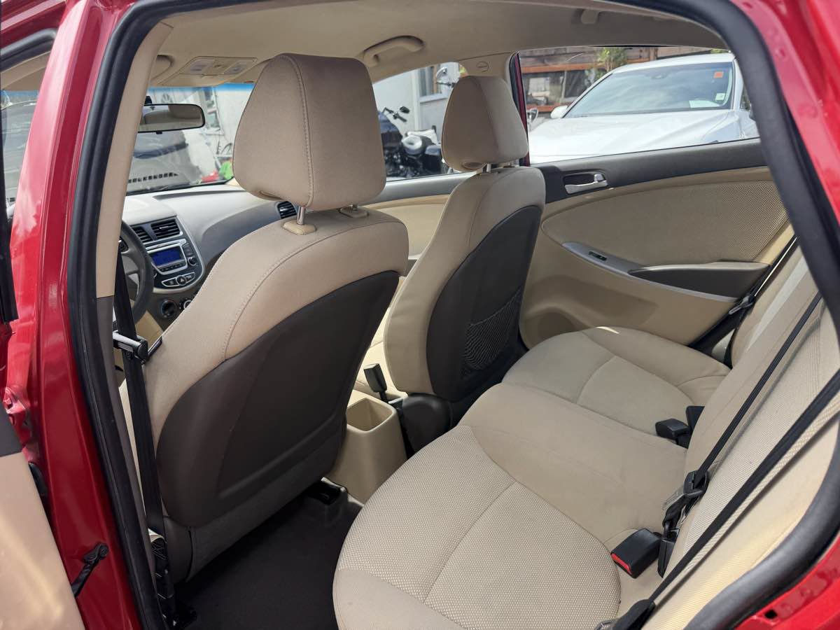Used 2014 Hyundai Accent GLS FWD image 15