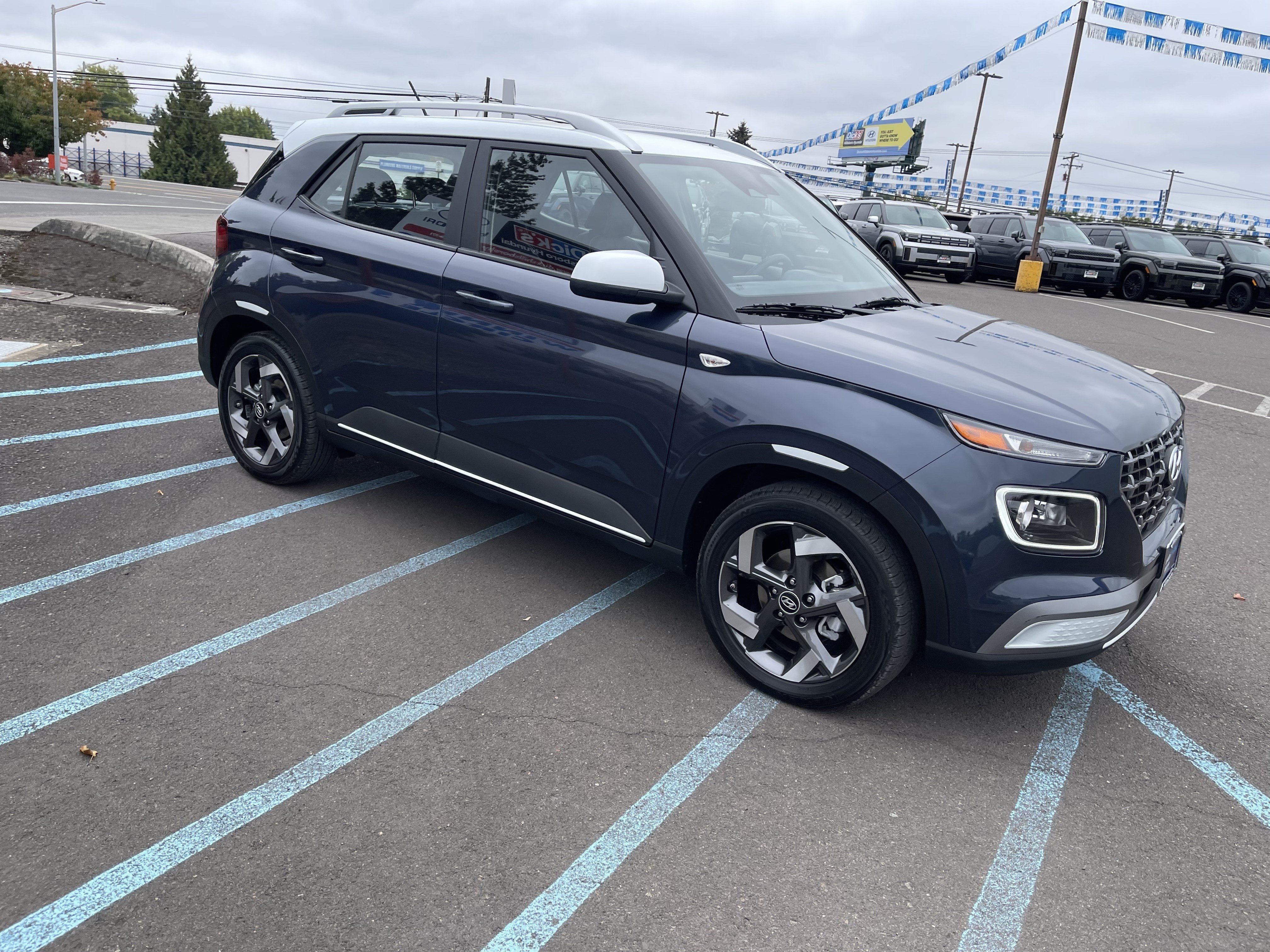 Certified 2025 Hyundai Venue Limited FWD image 7