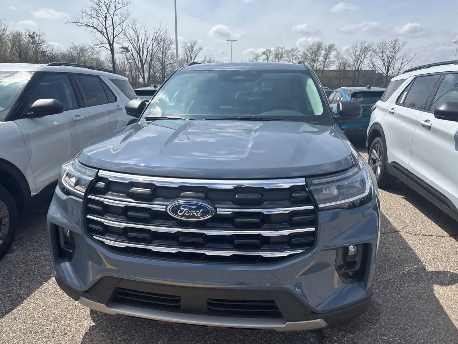 New 2026 Ford Explorer Active w/ Active Comfort Package AWD/4WD image 4