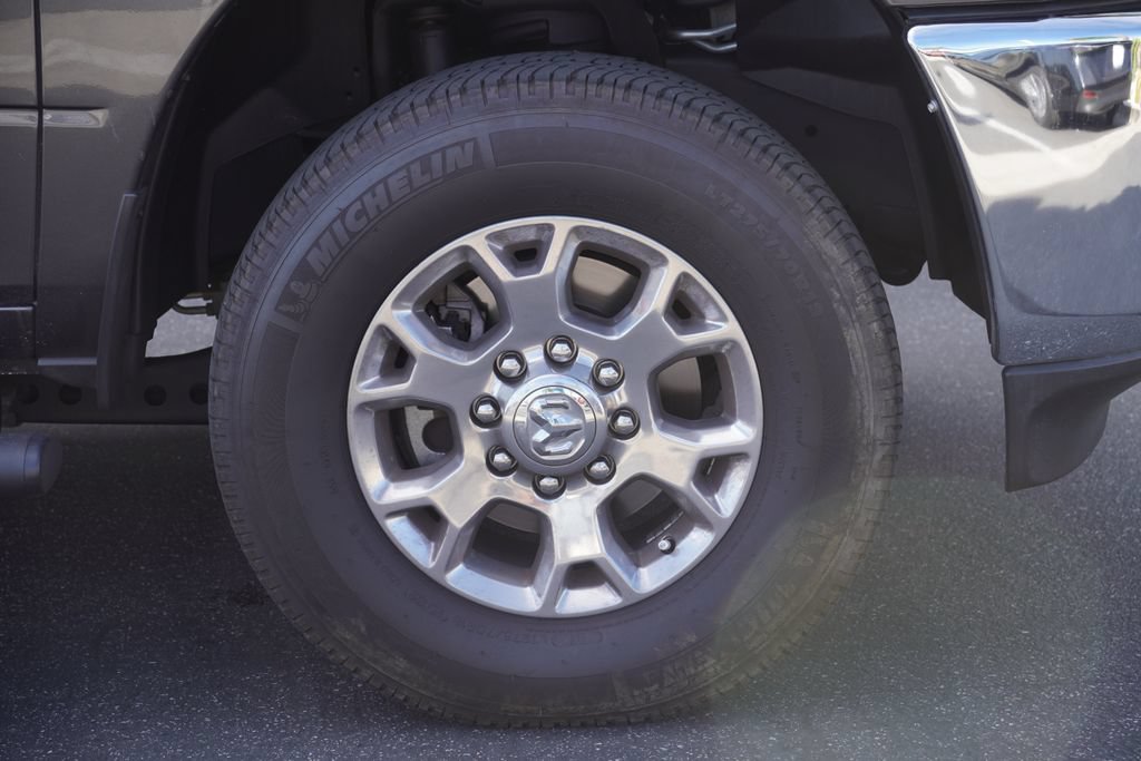 Used 2023 RAM 3500 Laramie AWD/4WD image 10