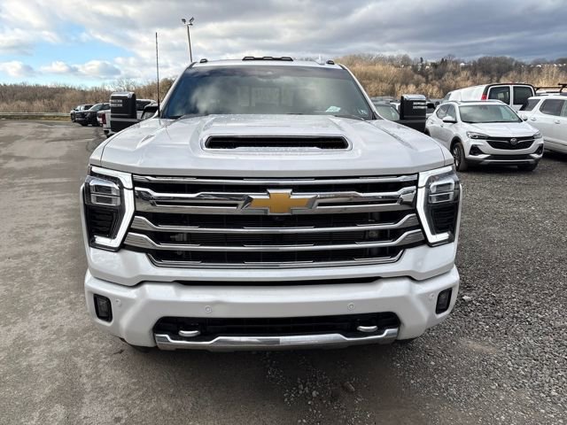 Used 2024 Chevrolet Silverado 3500 High Country w/ High Country Premium Package image 8