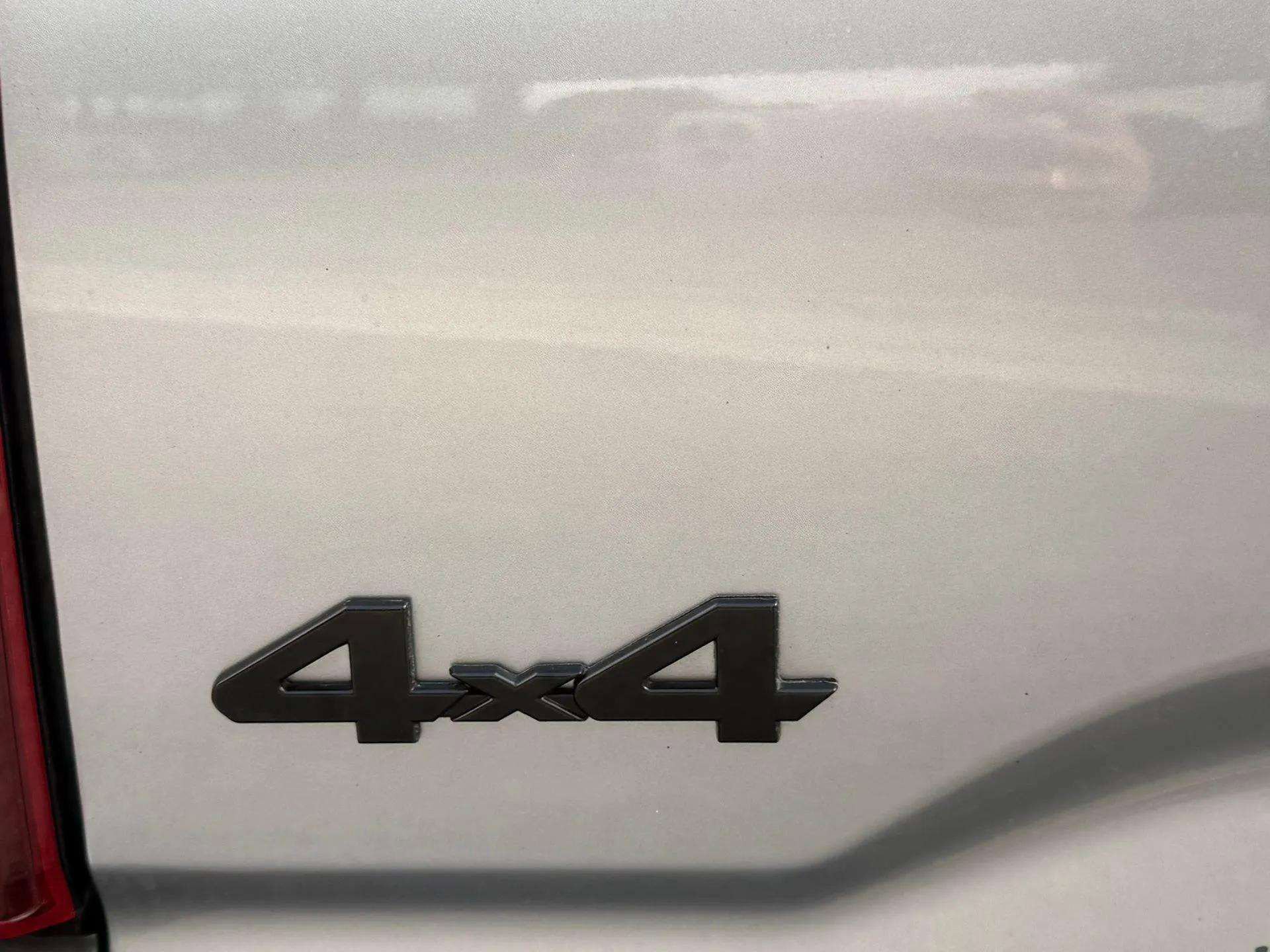 Used 2020 Toyota Tacoma SR5 image 15