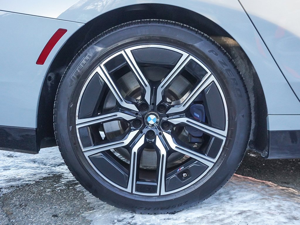 Used 2023 BMW 760i xDrive w/ Parking Assistance Package image 28