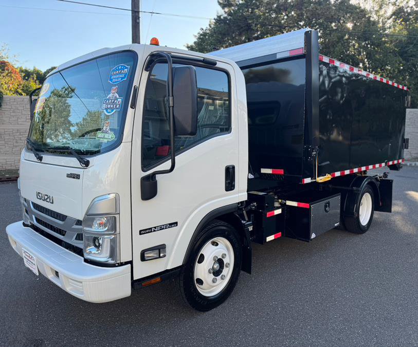 Used 2024 Isuzu NPR image 10