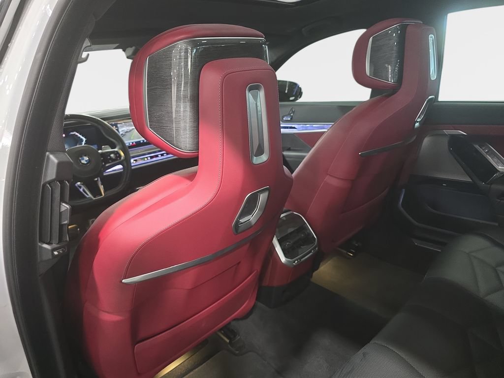 Certified 2023 BMW 740i RWD image 10