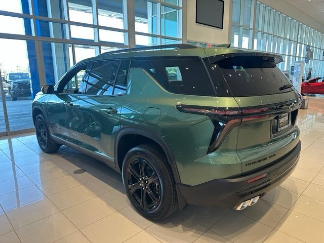 New 2027 Chevrolet Traverse LT w/ Midnight/Sport Edition AWD/4WD image 2
