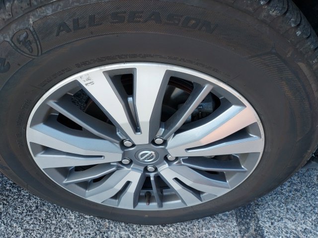 Used 2020 Nissan Pathfinder S AWD/4WD image 2