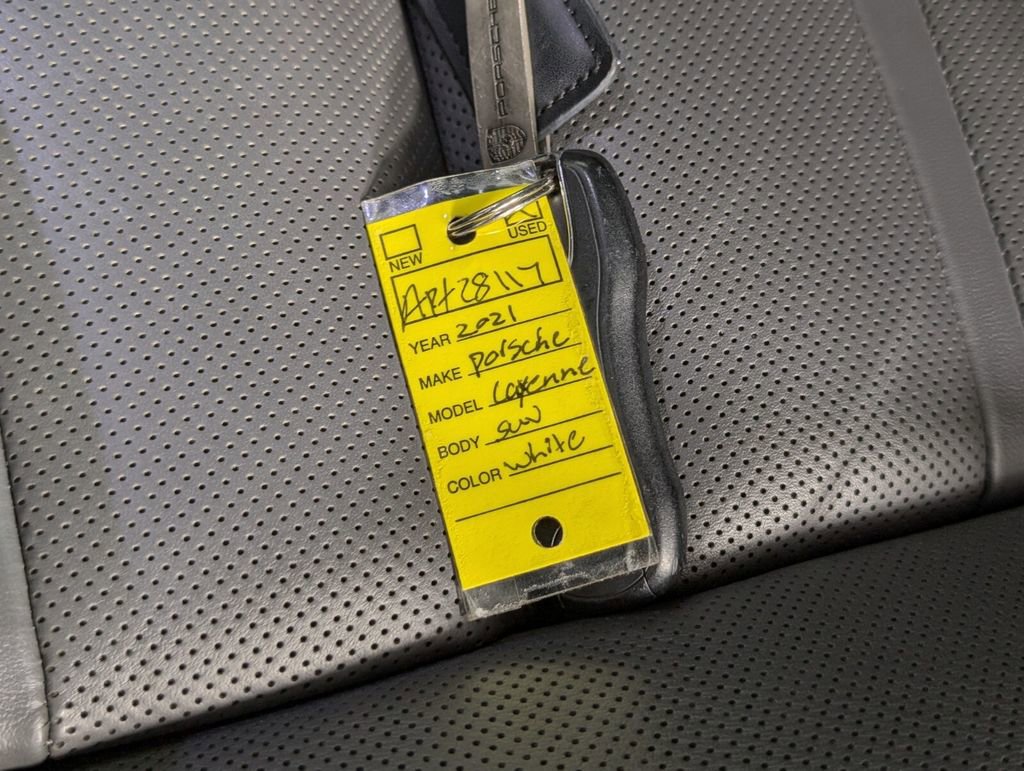Used 2021 Porsche Cayenne S image 34