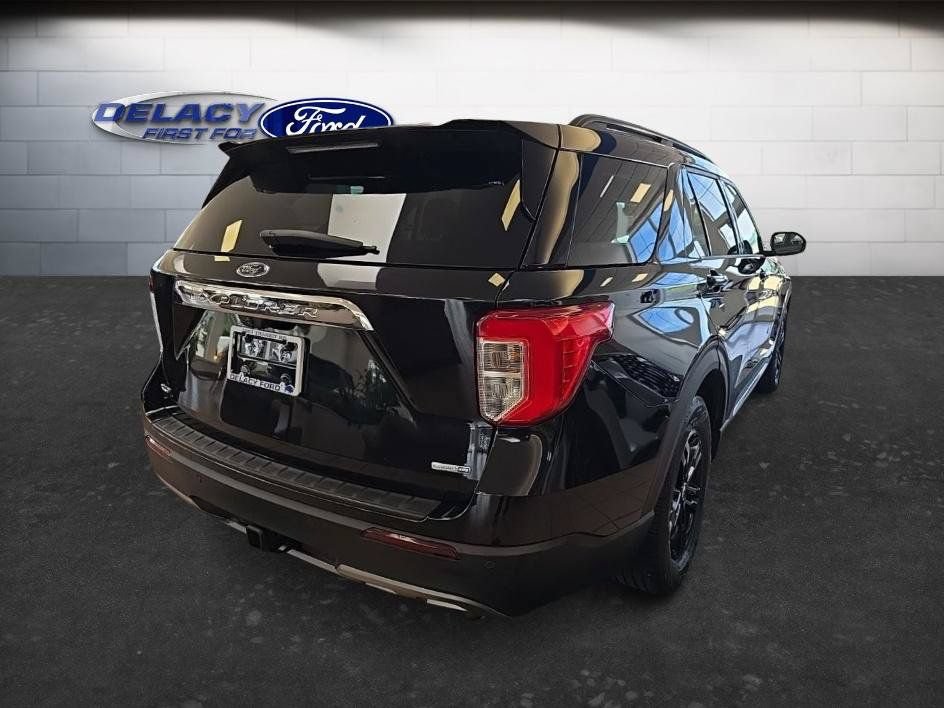 Used 2020 Ford Explorer XLT w/ Equipment Group 202A AWD/4WD image 6