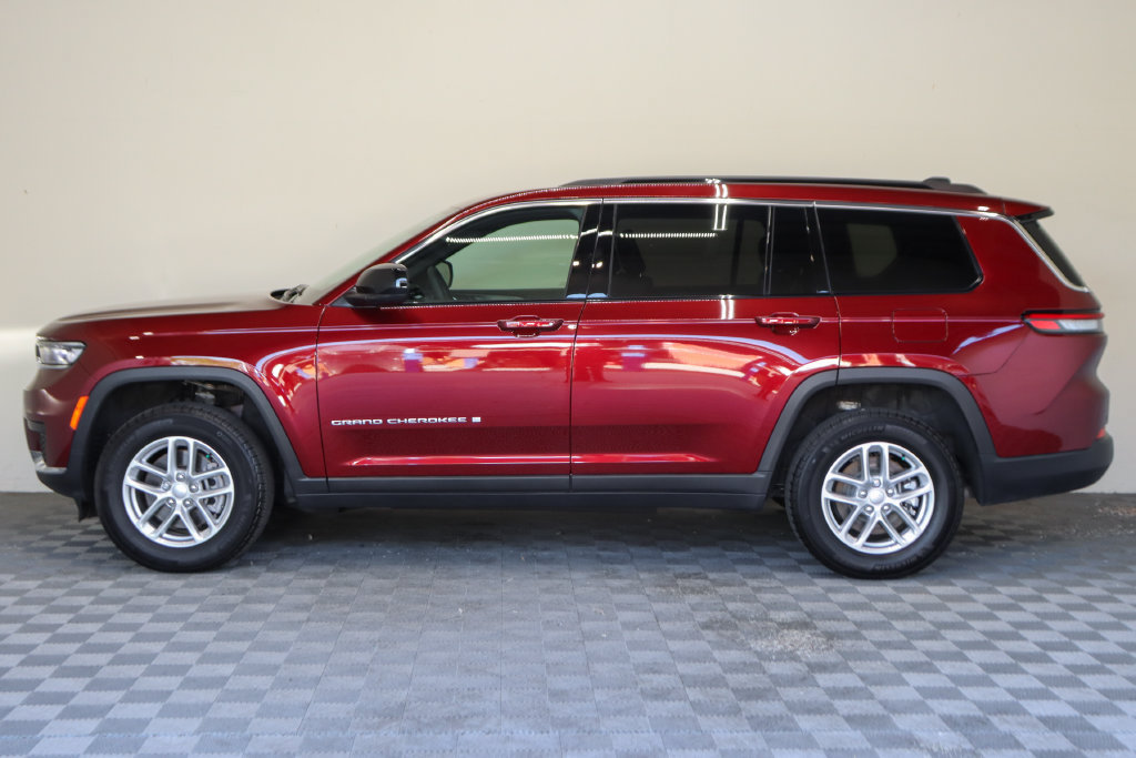 Used 2025 Jeep Grand Cherokee L Laredo w/ Luxury Tech Group I RWD image 6