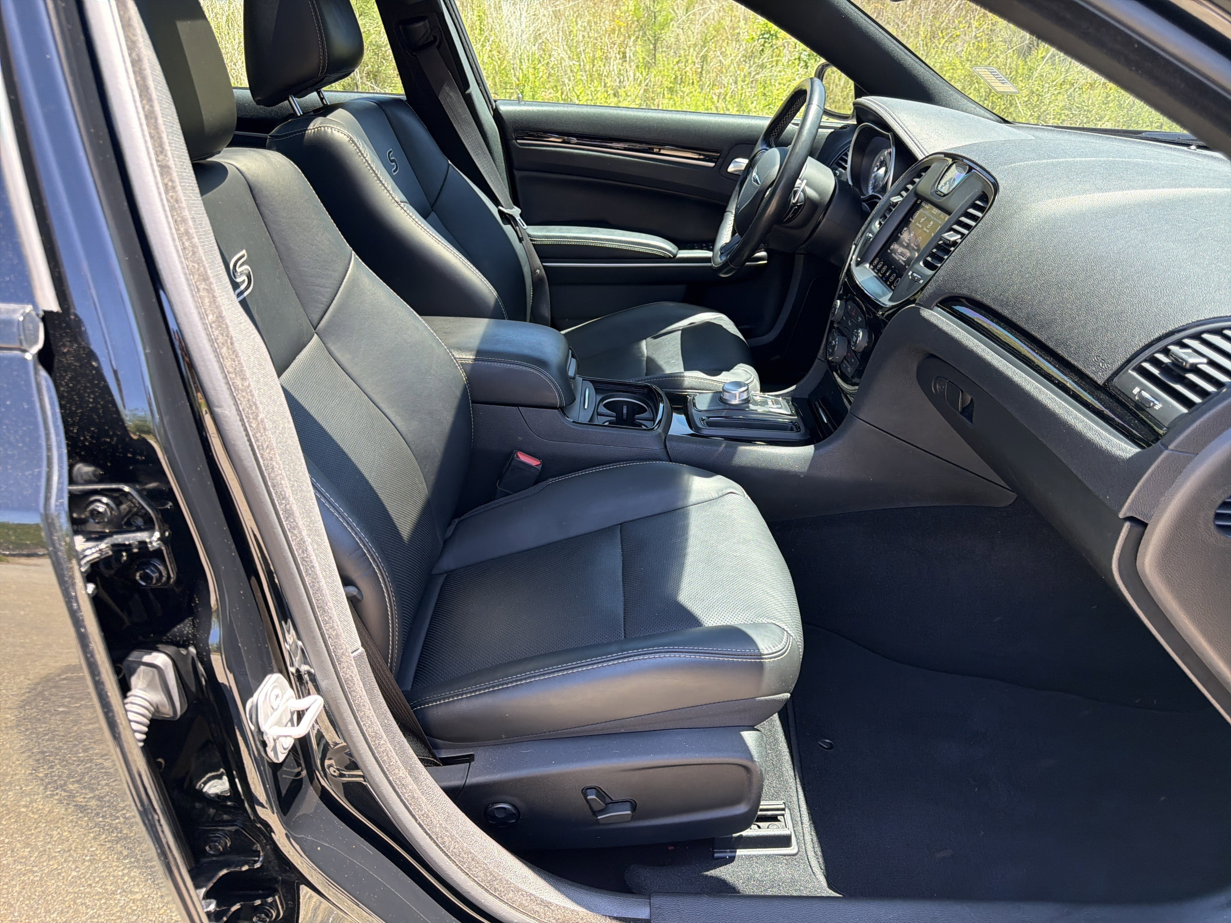 Used 2021 Chrysler 300 S w/ Comfort Group RWD image 13