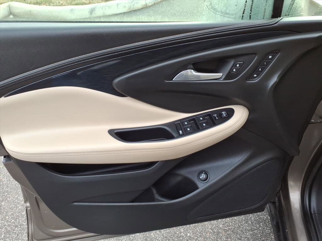 Used 2017 Buick Envision Essence image 23