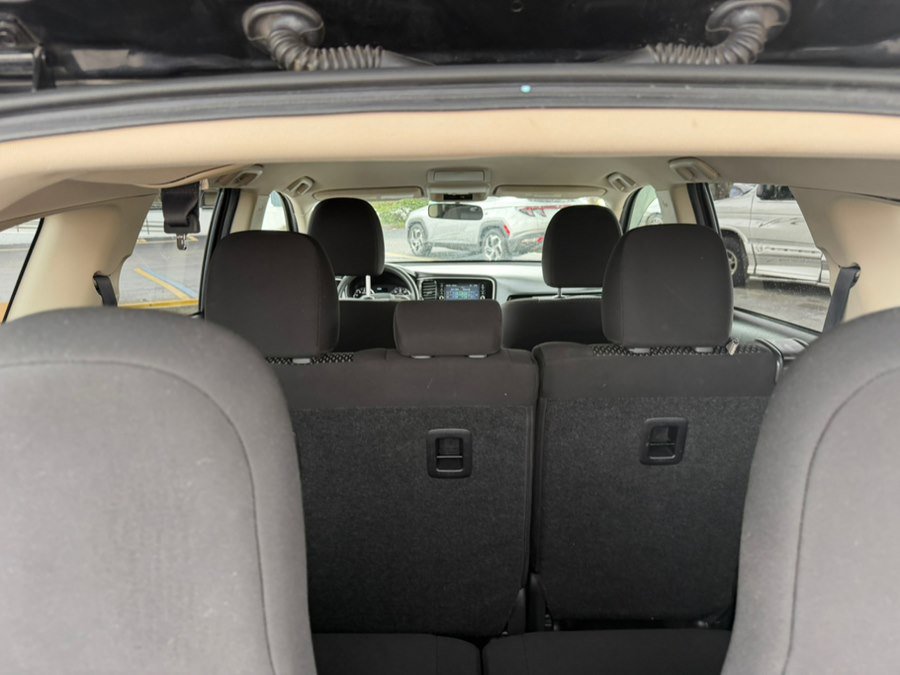 Used 2020 Mitsubishi Outlander SE AWD/4WD image 20