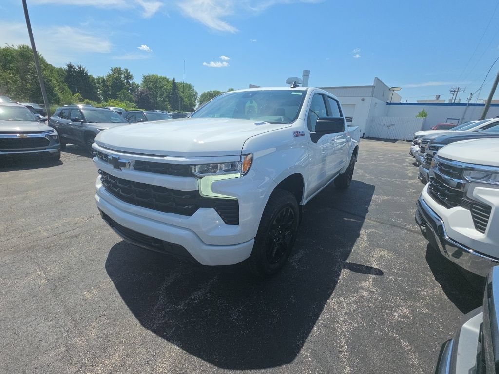 New 2026 Chevrolet Silverado 1500 RST w/ Z71 Off-Road Package AWD/4WD image 3
