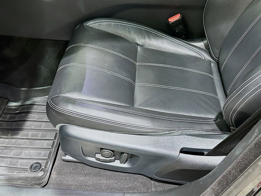 Used 2020 Land Rover Range Rover Velar R-Dynamic S image 20