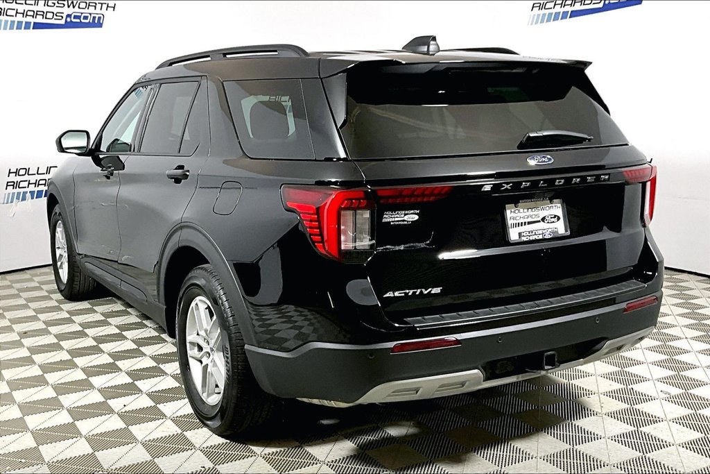 New 2026 Ford Explorer Active w/ Active Comfort Package RWD image 3